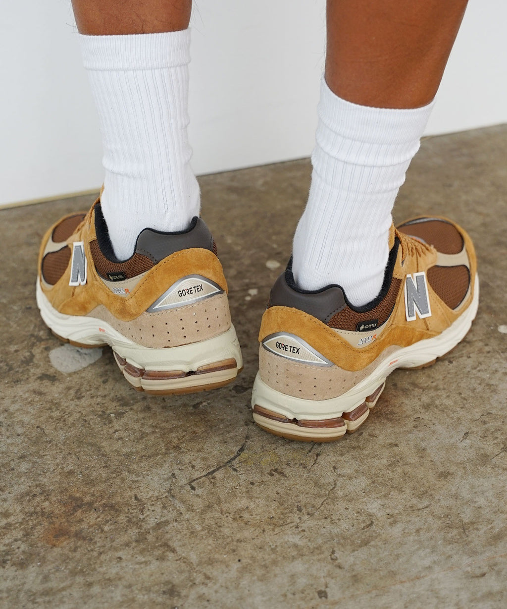 NEW BALANCE / M2002R GORE-TEX