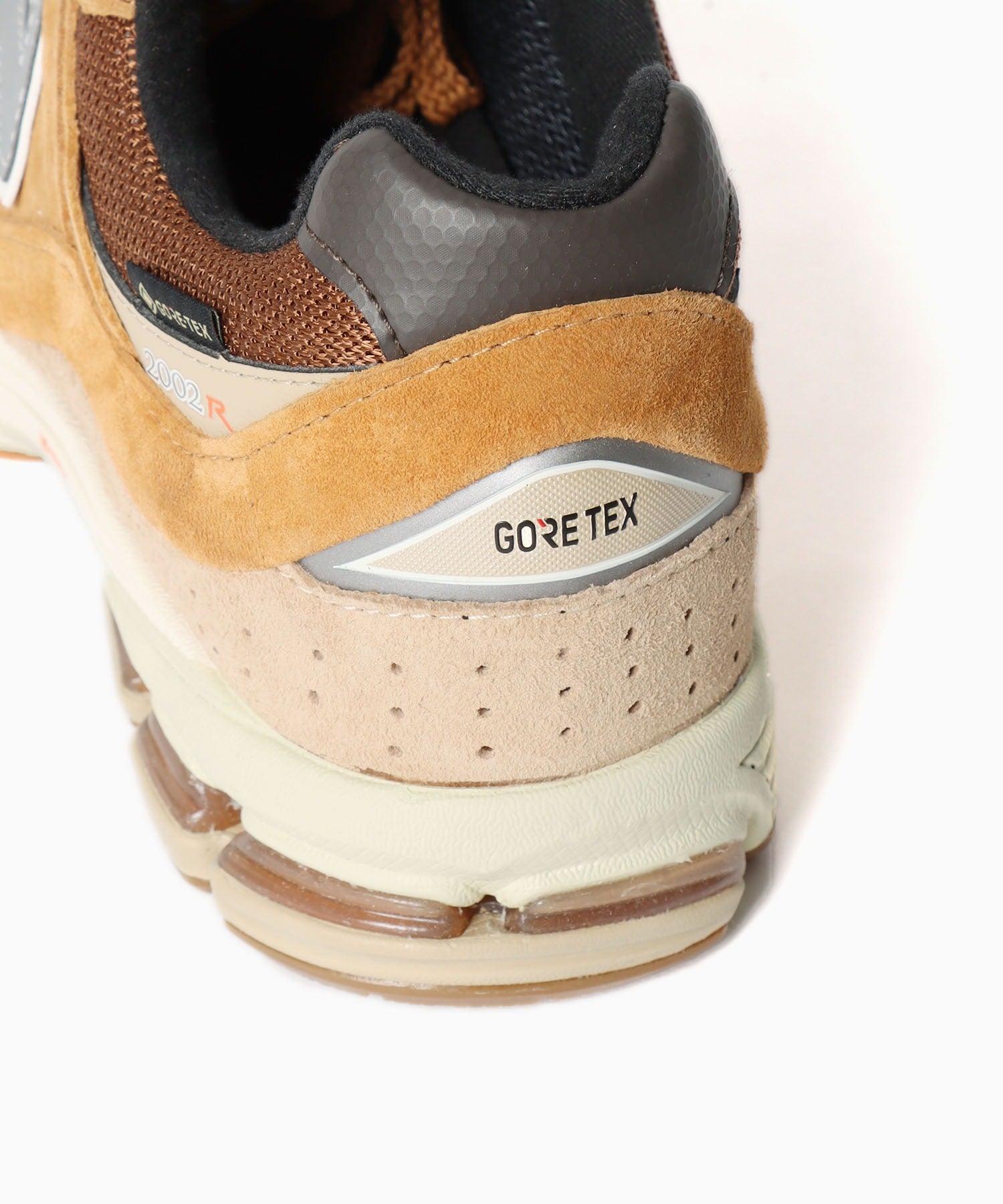 NEW BALANCE / M2002R GORE-TEX