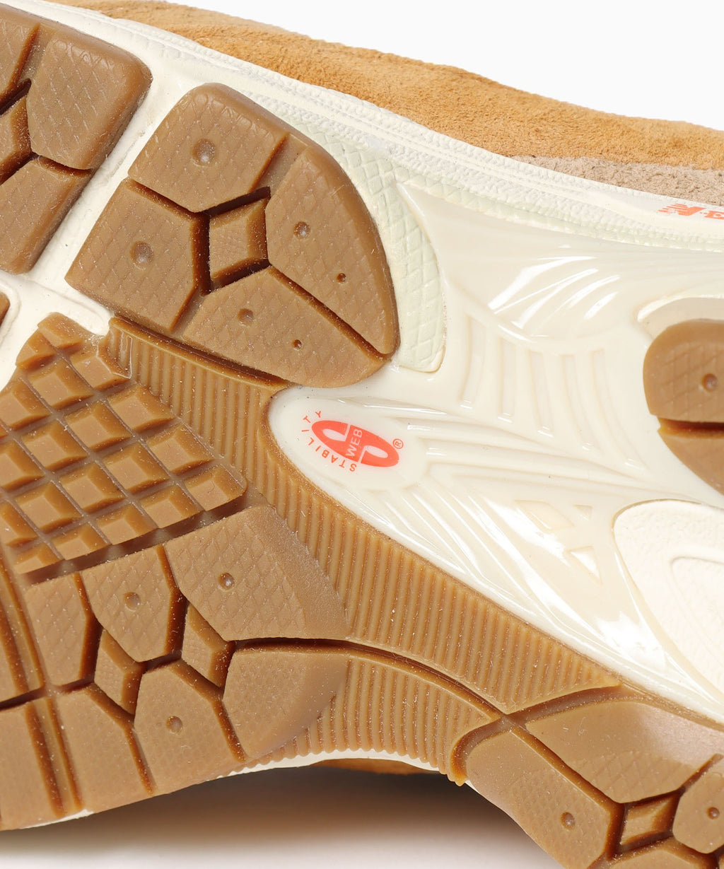 NEW BALANCE / M2002R GORE-TEX