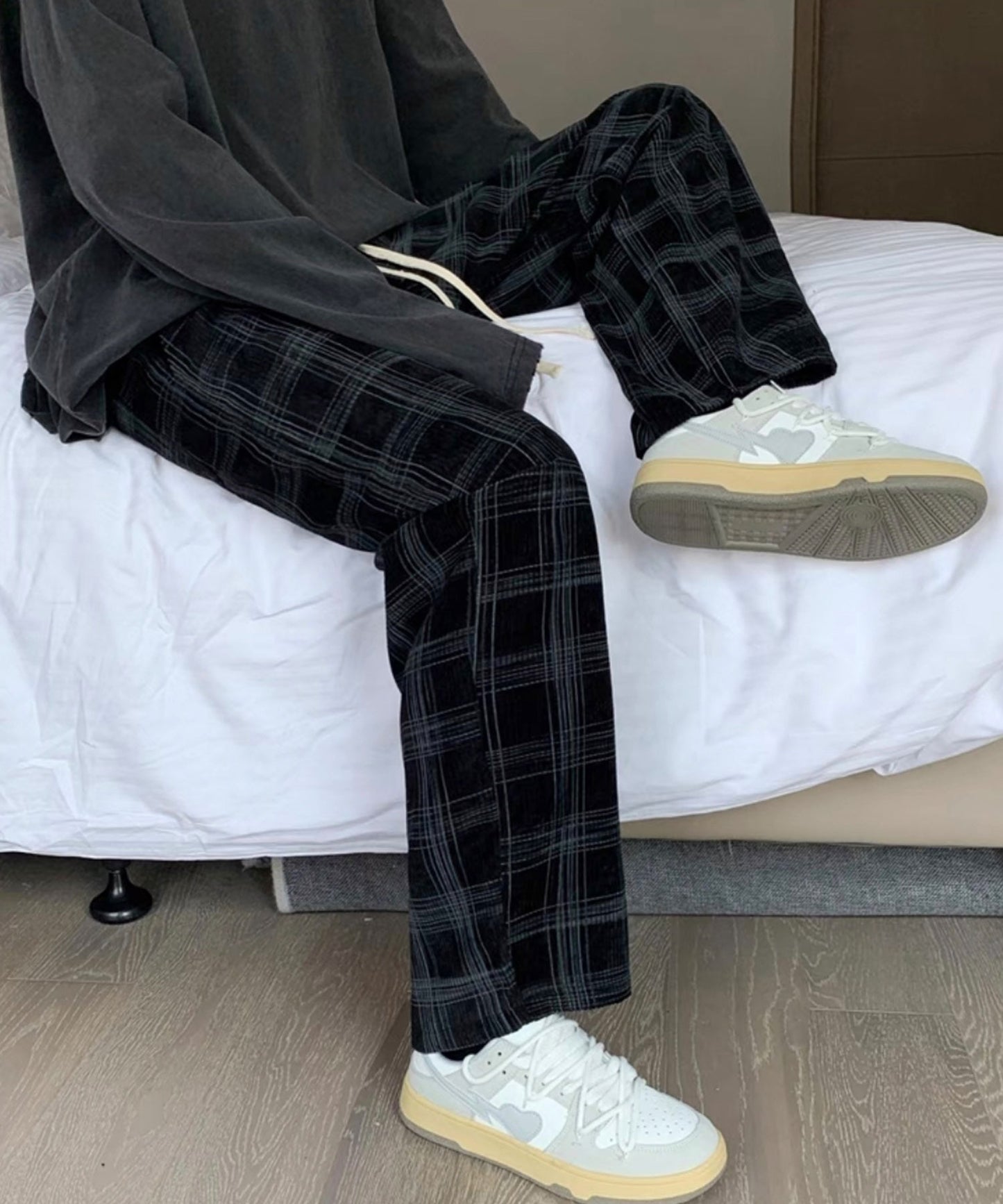 Theater code / check pant