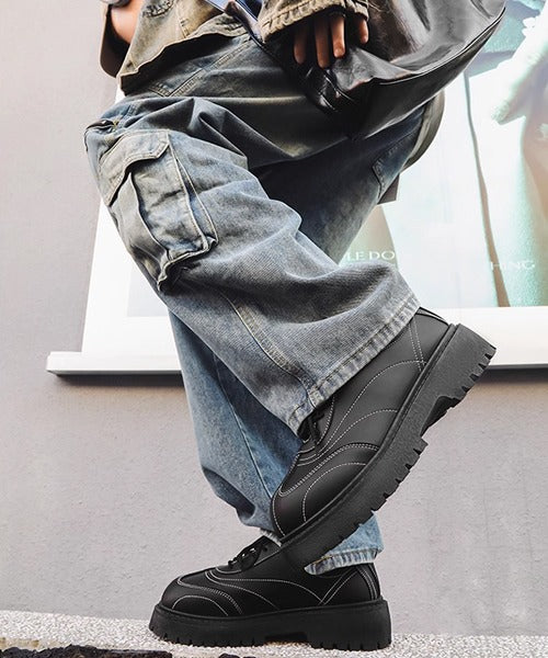 Theater code / stitch line leather sneaker