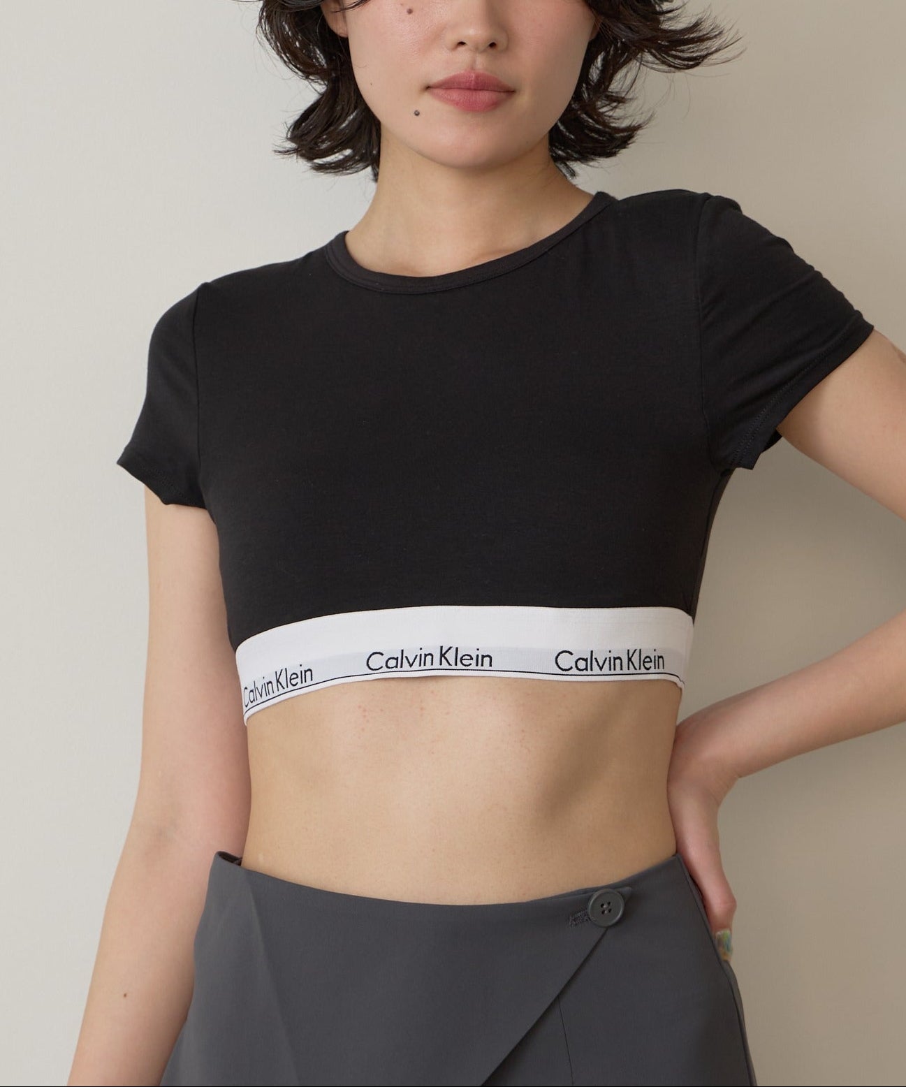 Calvin Klein / T-SHIRT BRALETTE