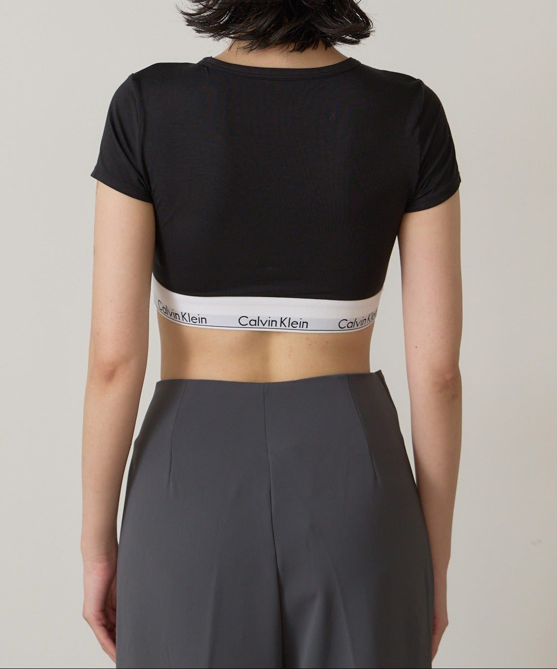 Calvin Klein / T-SHIRT BRALETTE