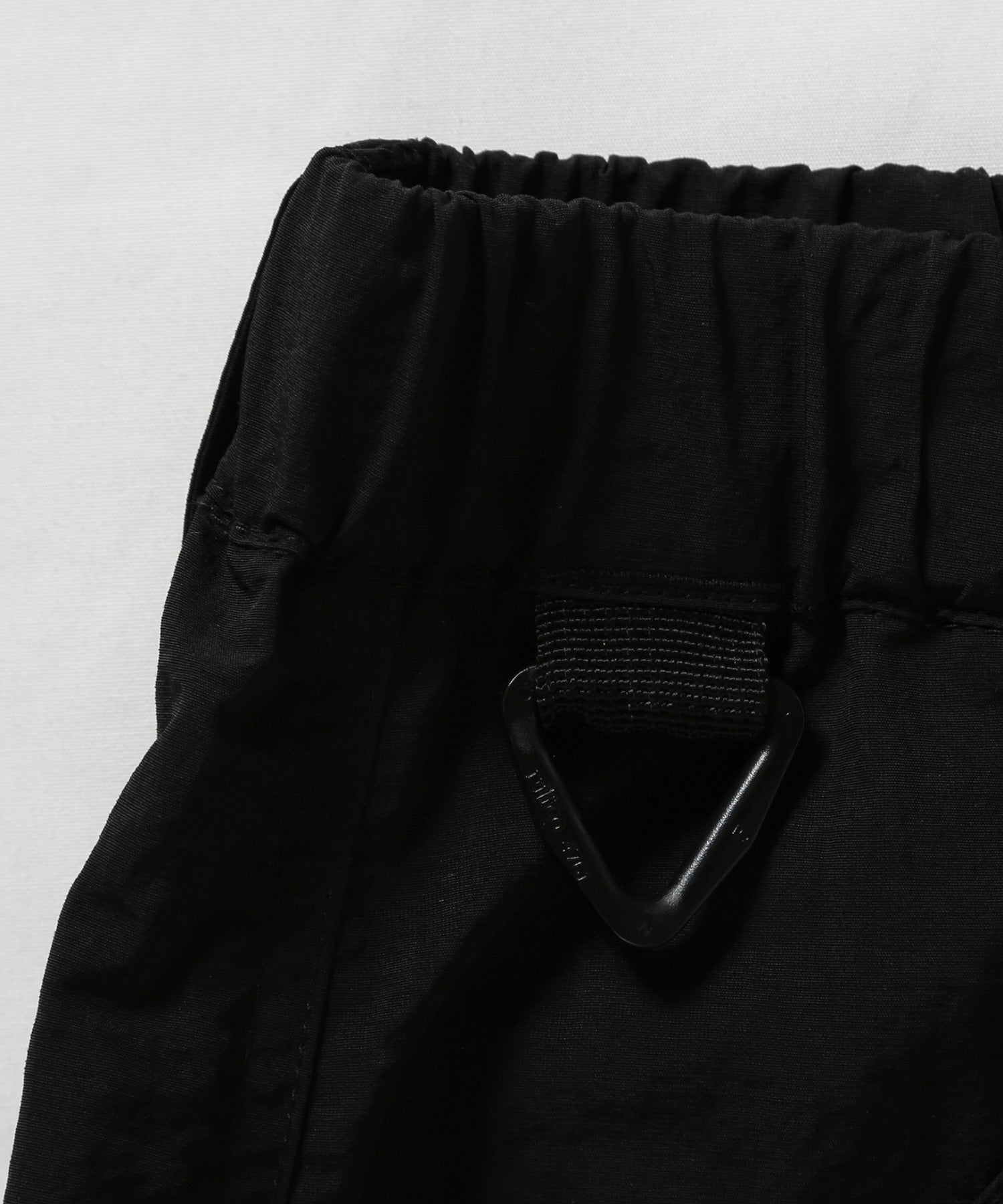 LR NYLON UTILITY SHORTS