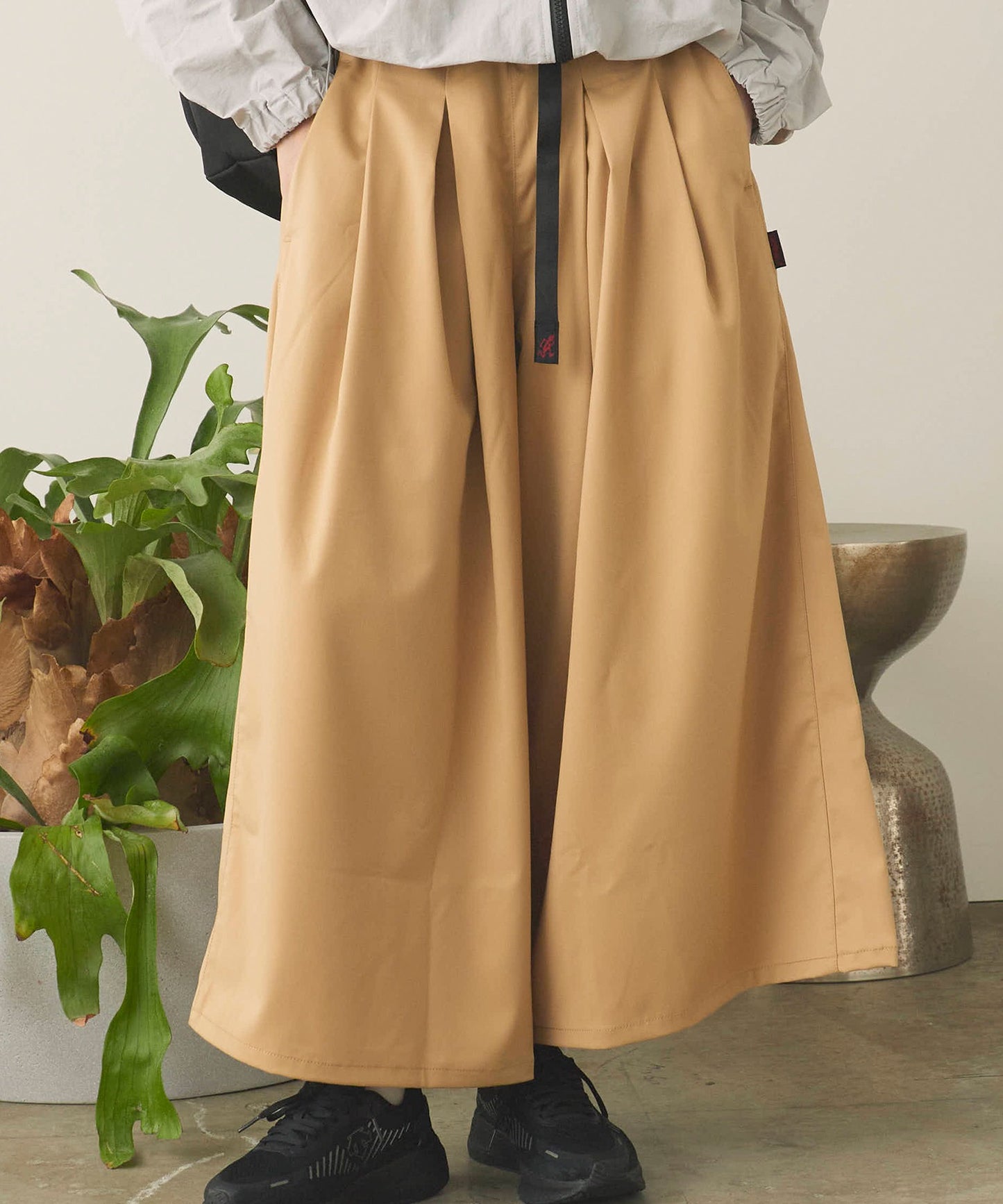 Gramicci / STRETCH GABARDIN FLARE PANT
