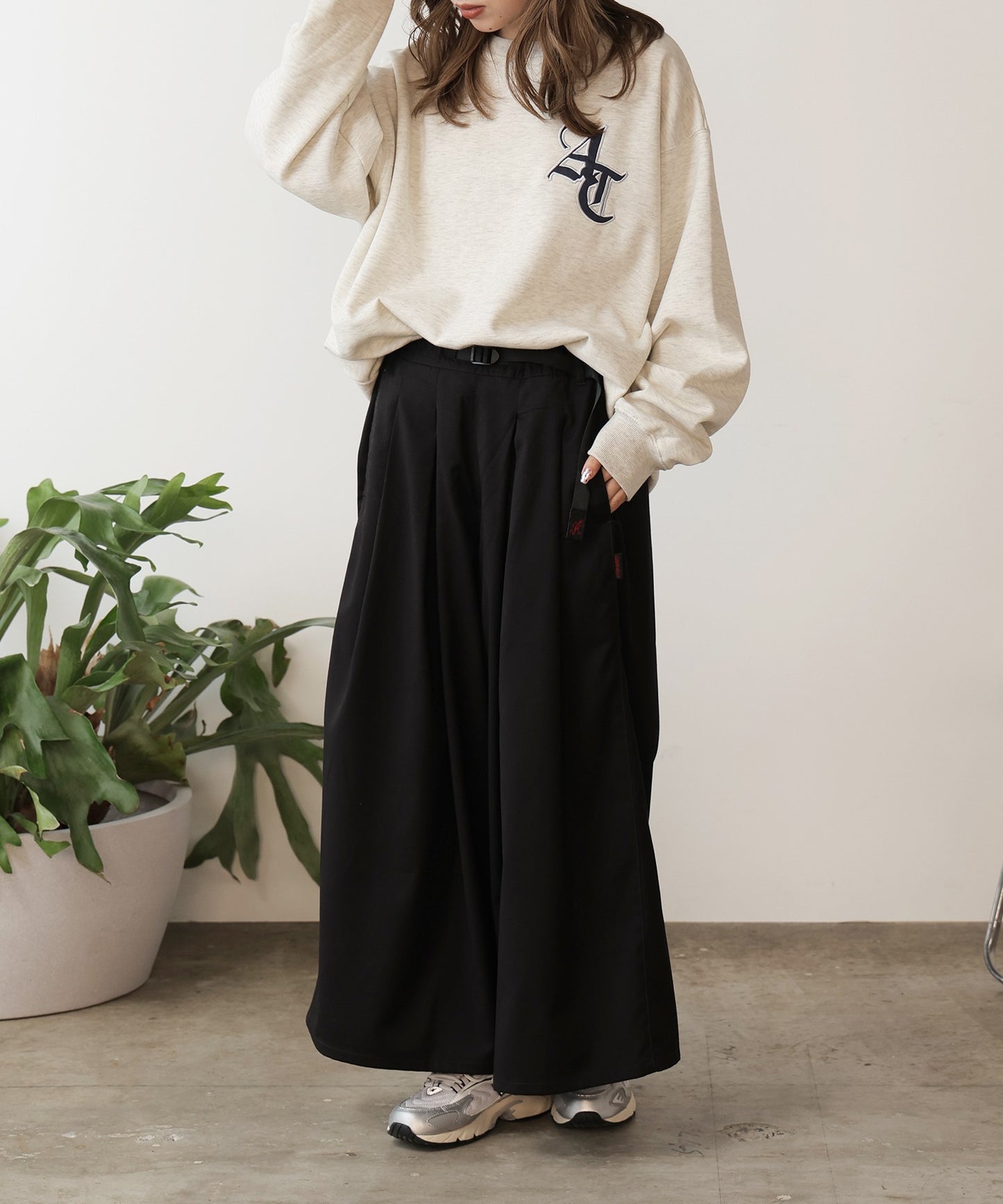 Gramicci / STRETCH GABARDIN FLARE PANT