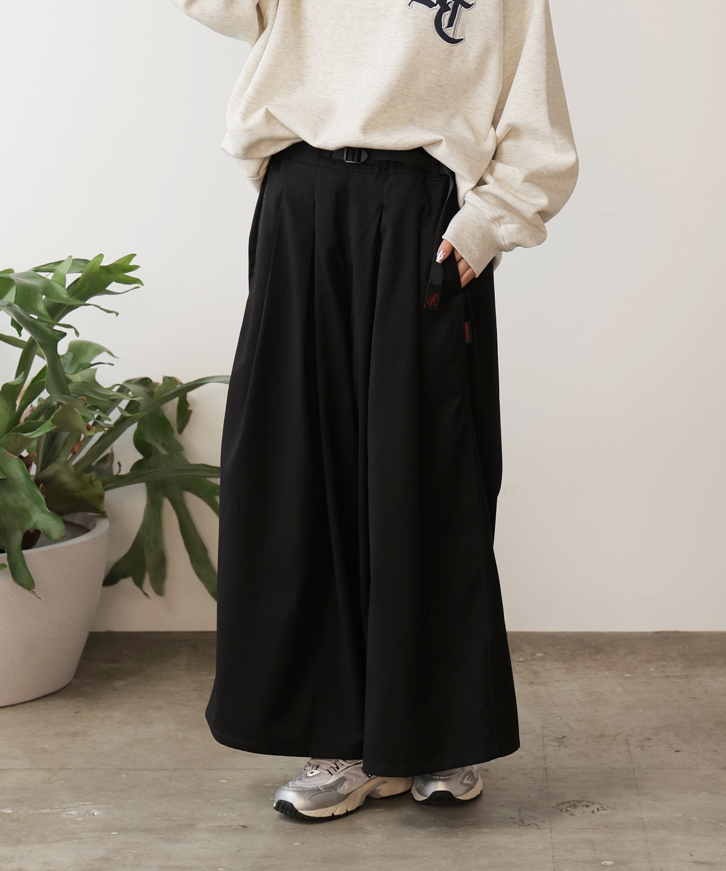 Gramicci / STRETCH GABARDIN FLARE PANT