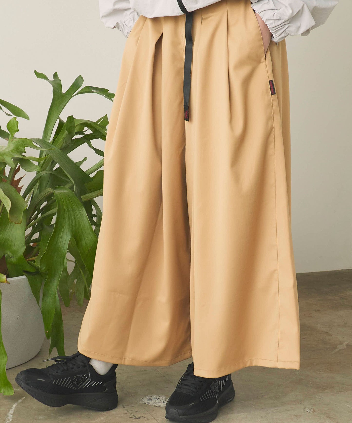 Gramicci / STRETCH GABARDIN FLARE PANT