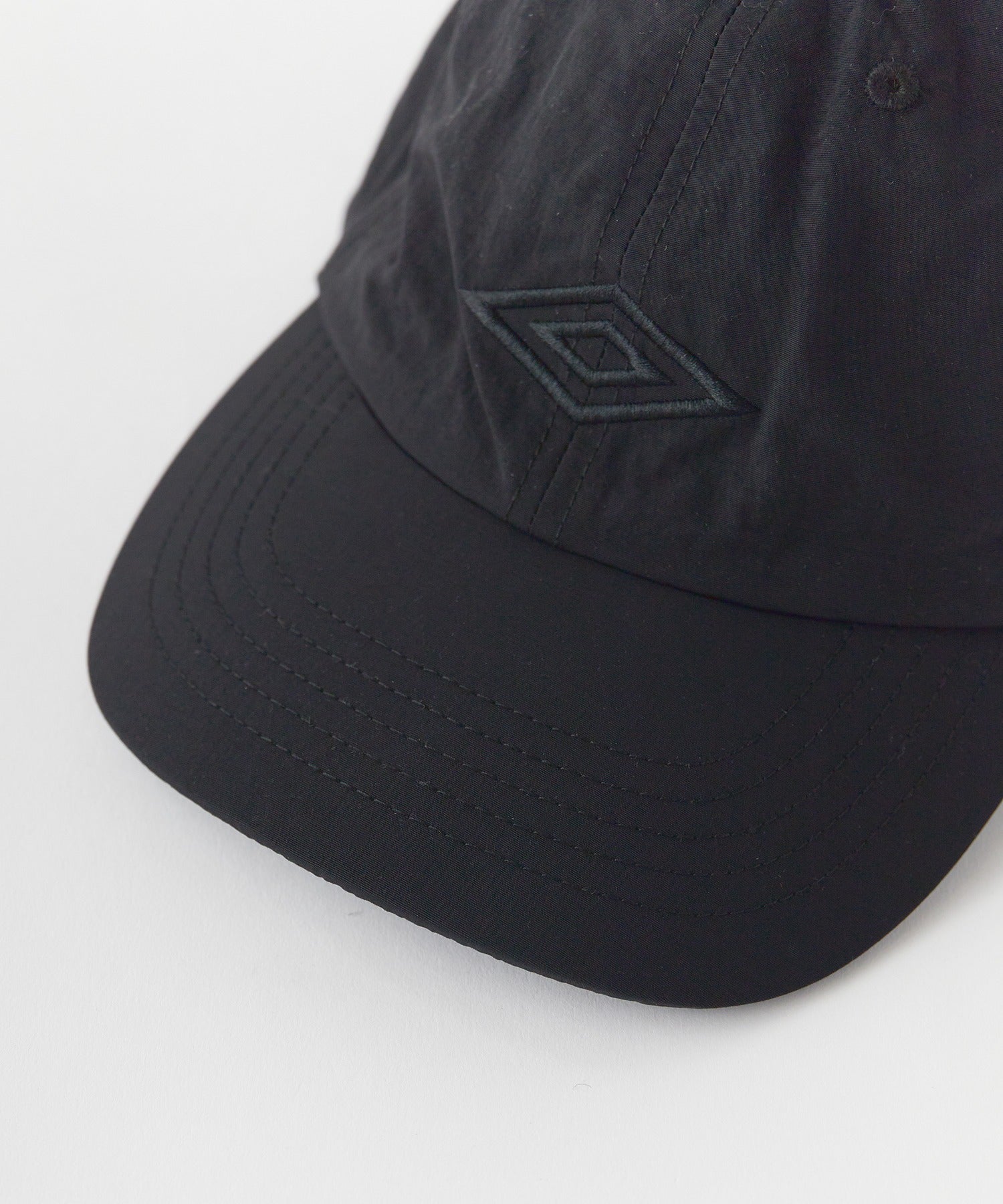 White Mountaineering®︎ x UMBRO 6panel Cap