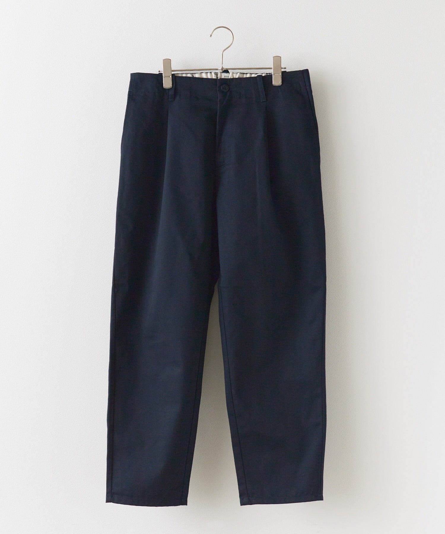 TUCK TAPERED PANTS