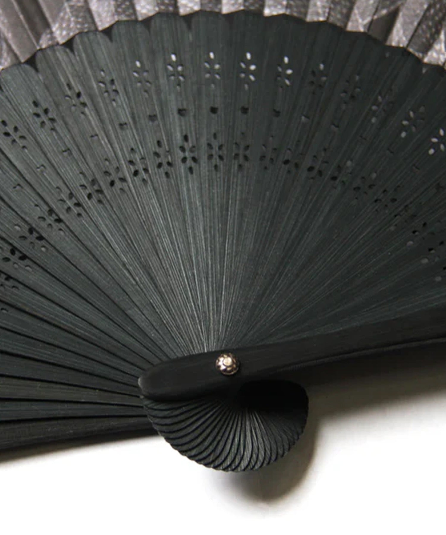 ALLOVER SNAKE PATTERN HAND FAN