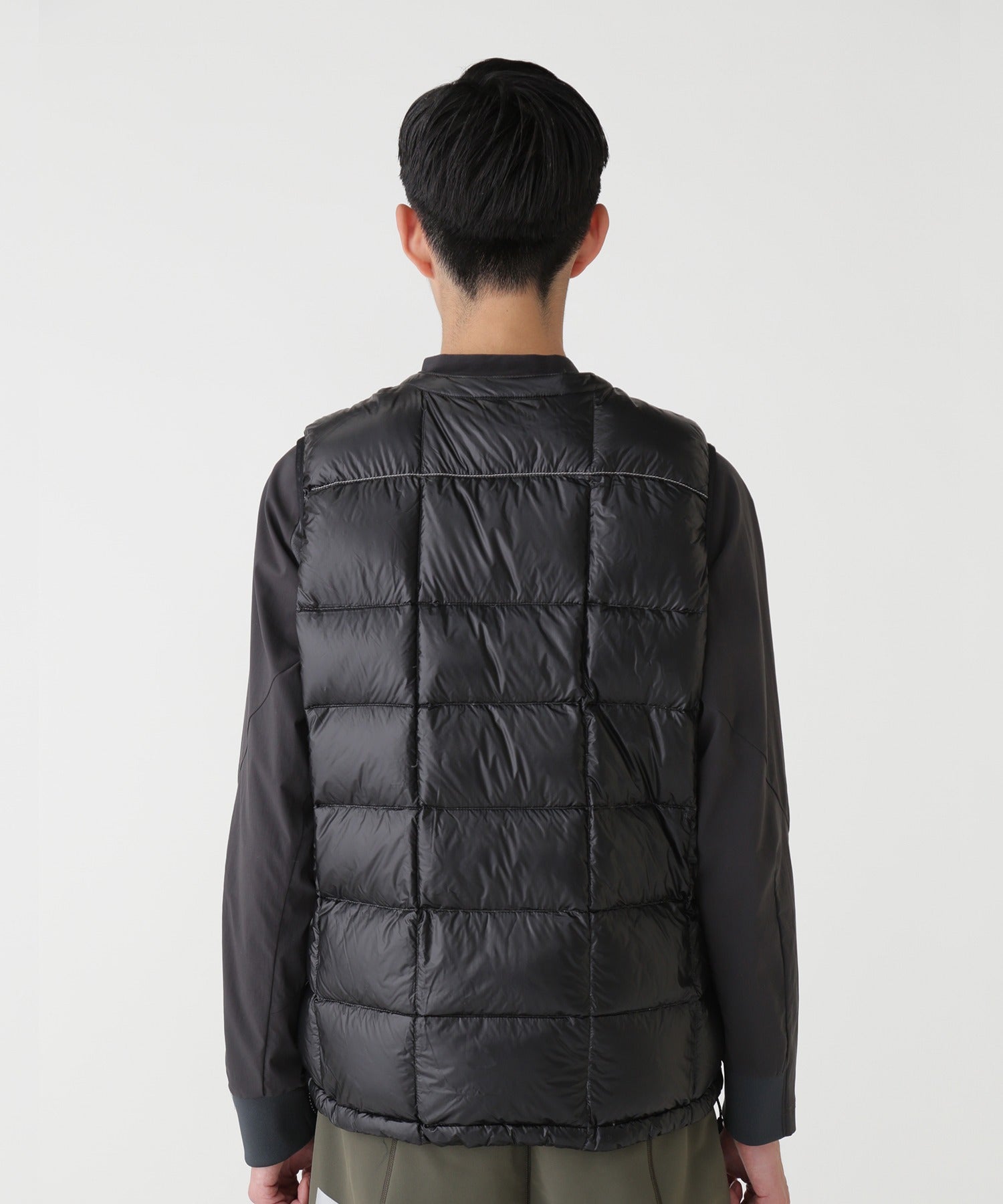 and wander / Diamond Stitch Down Vest