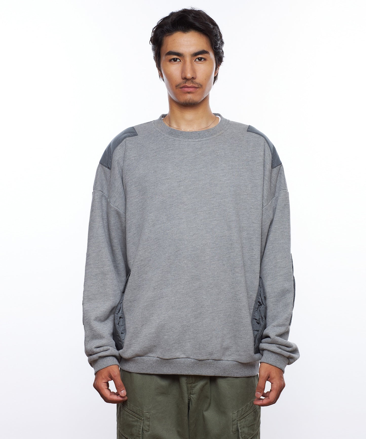 QUILTED POCKET CREWNECK