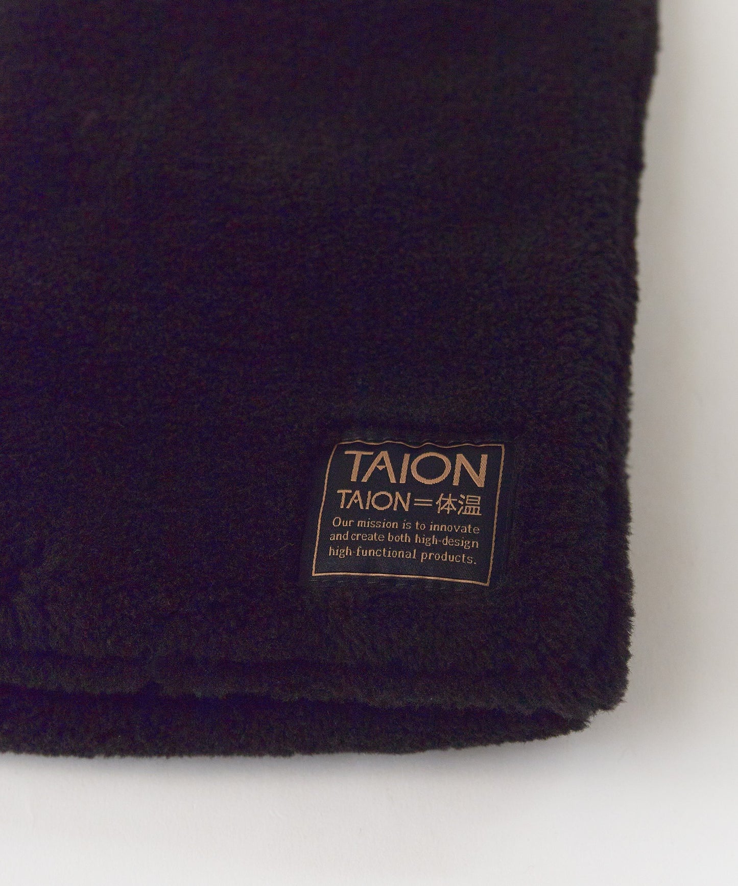 TAION / MILITARY REVERSIBLE DOWN SCARF