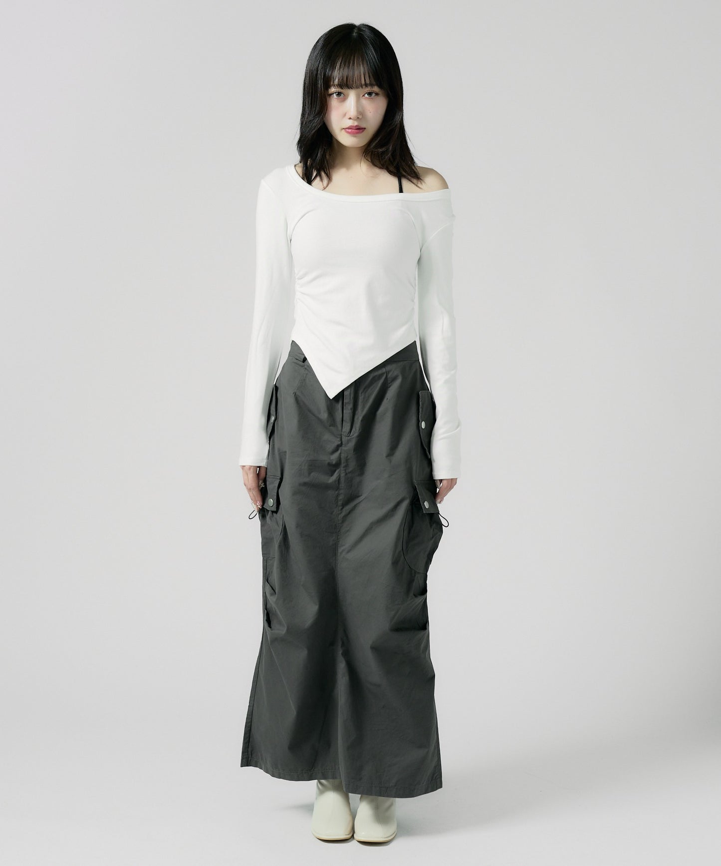 Chick / Round Neck Side Gathered Cut and Sewn ラウンドネック サイドギャザーカットソー