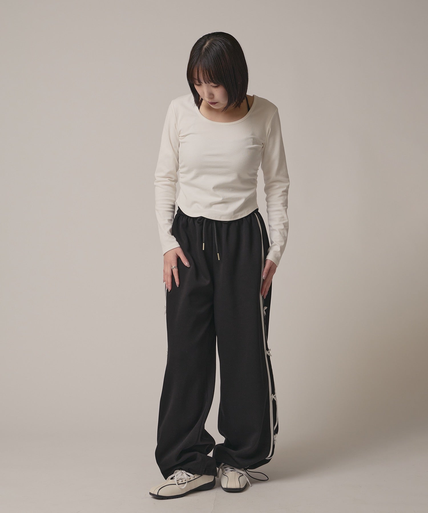 AO.2 / Side Line Ribbon Sweat Pants