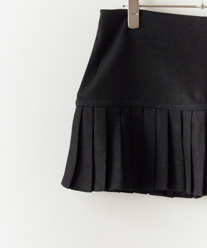 AO.2 / Switching Pleats Mini Skirt