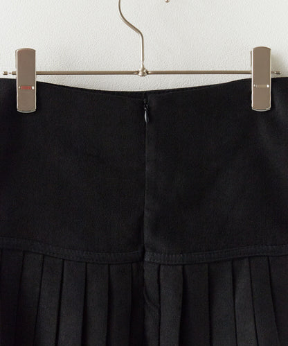 AO.2 / Switching Pleats Mini Skirt