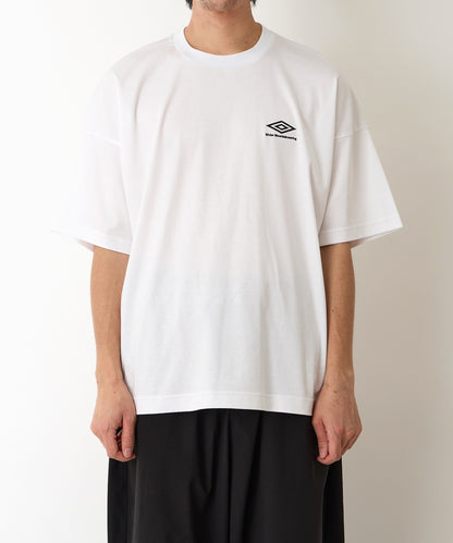 WHITE MOUNTAINEERING × UMBRO / OVERSIZED T-SHIRT