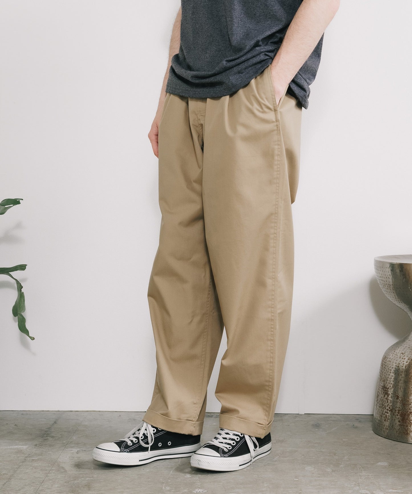 Gramicci / T/C TWILL TUCK TAPERED PANT