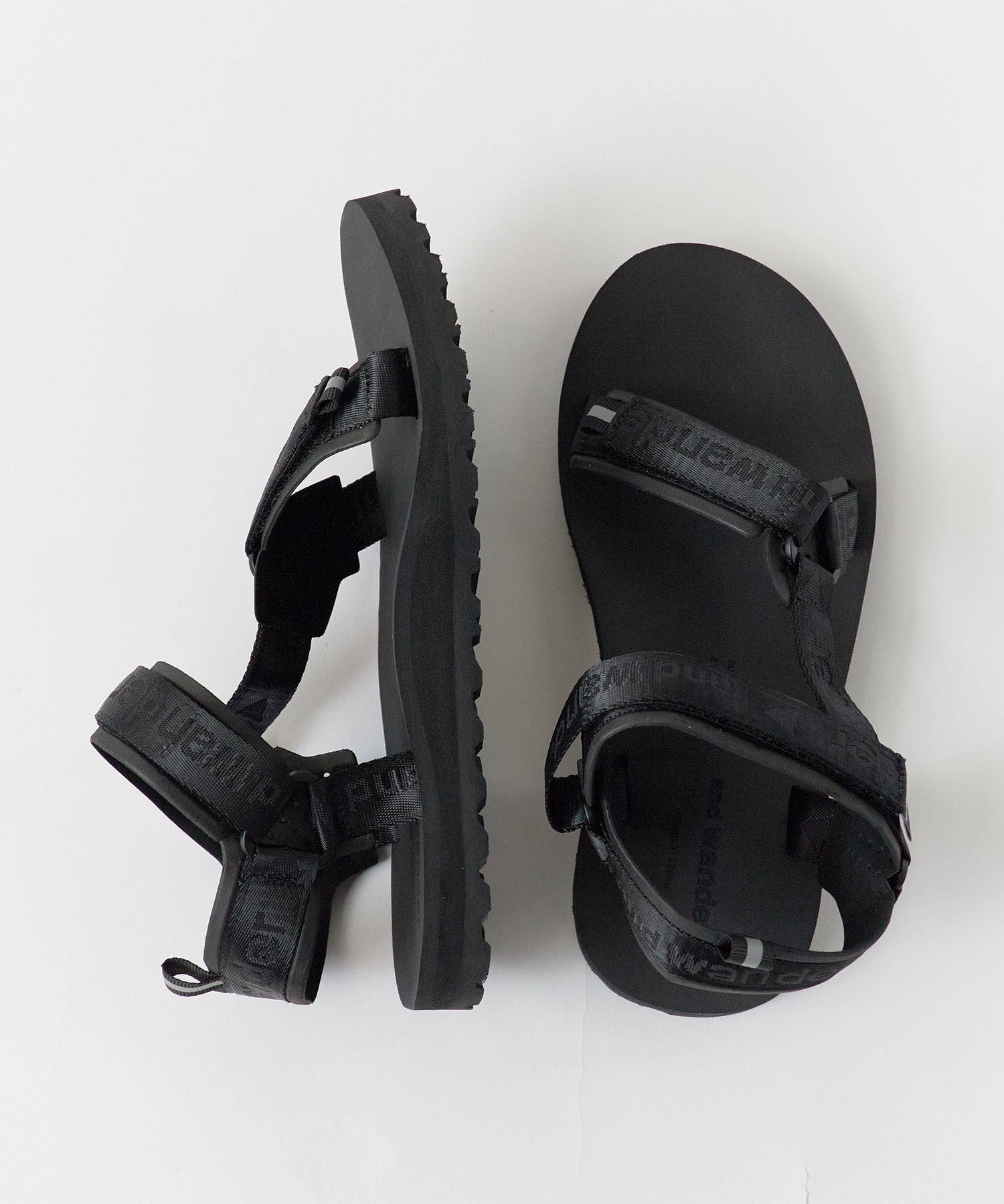 and wander / Ny JQ tape sandals