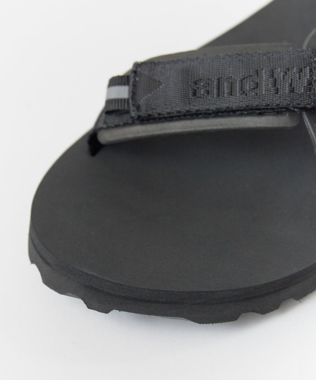 and wander / Ny JQ tape sandals