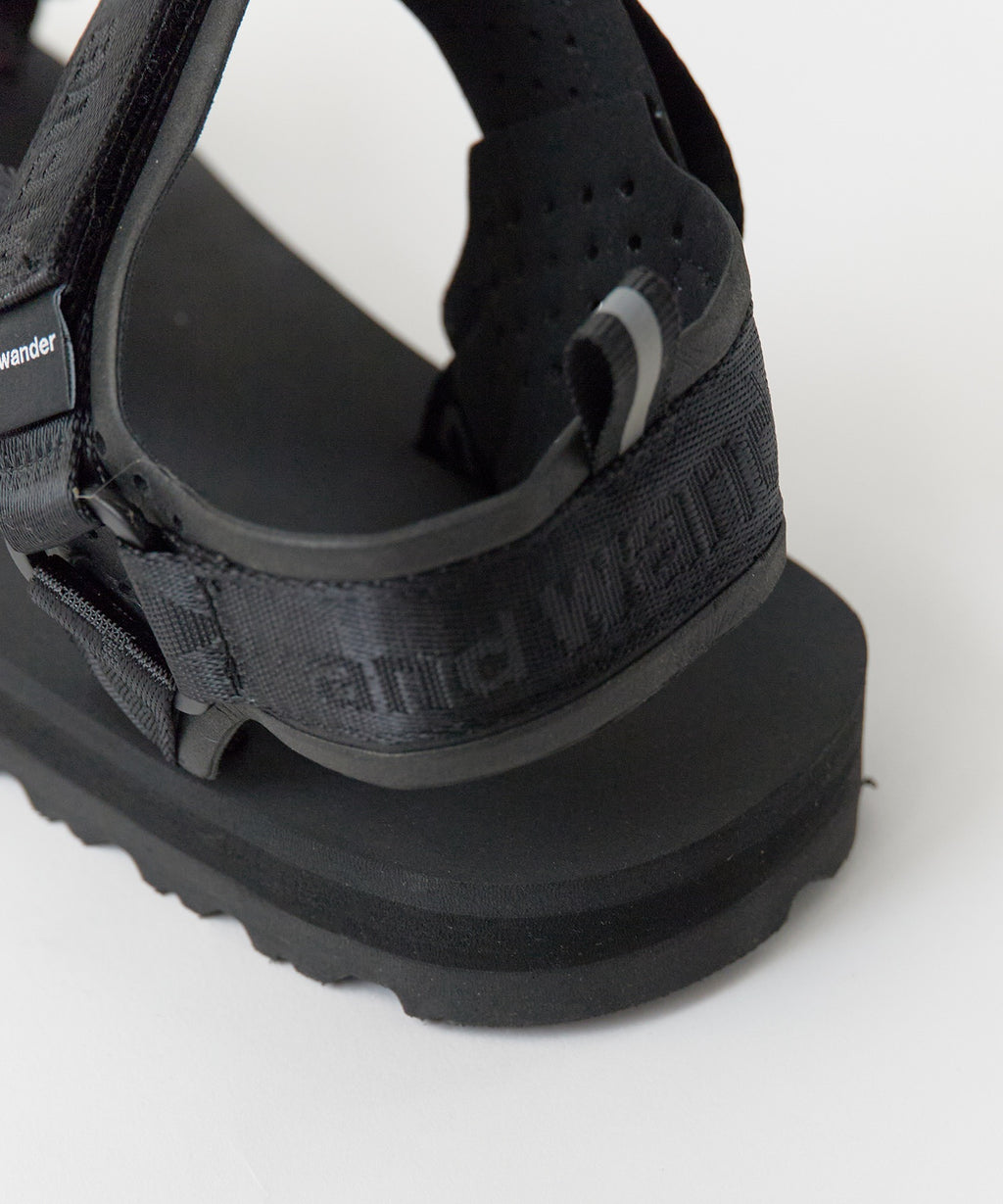 and wander / Ny JQ tape sandals