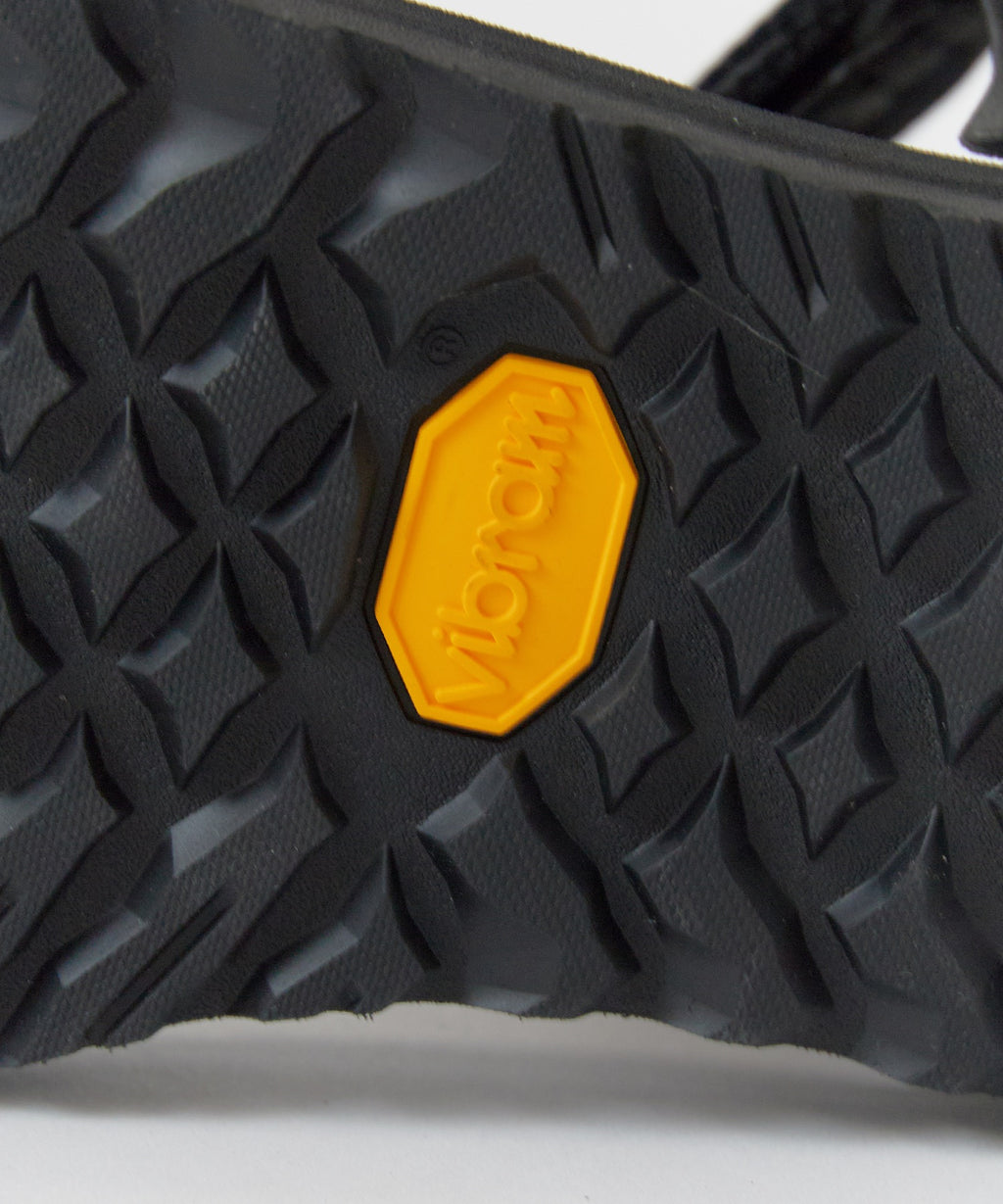 and wander / Ny JQ tape sandals