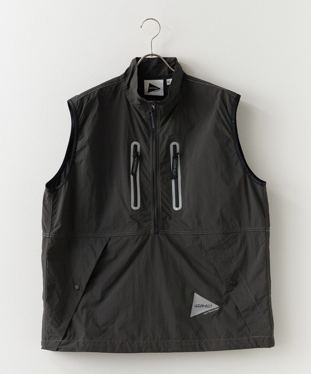 and wander×Gramicci / brushed nylon vest