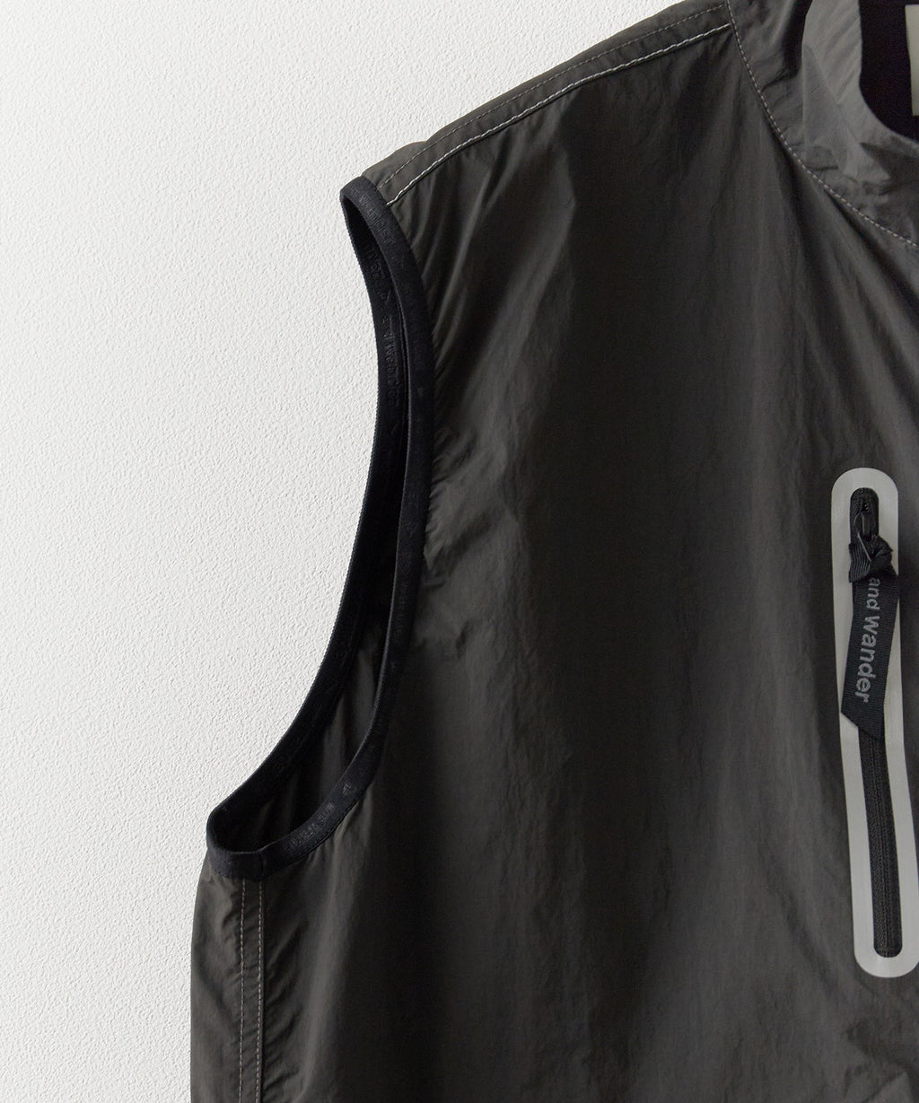 and wander×Gramicci / brushed nylon vest