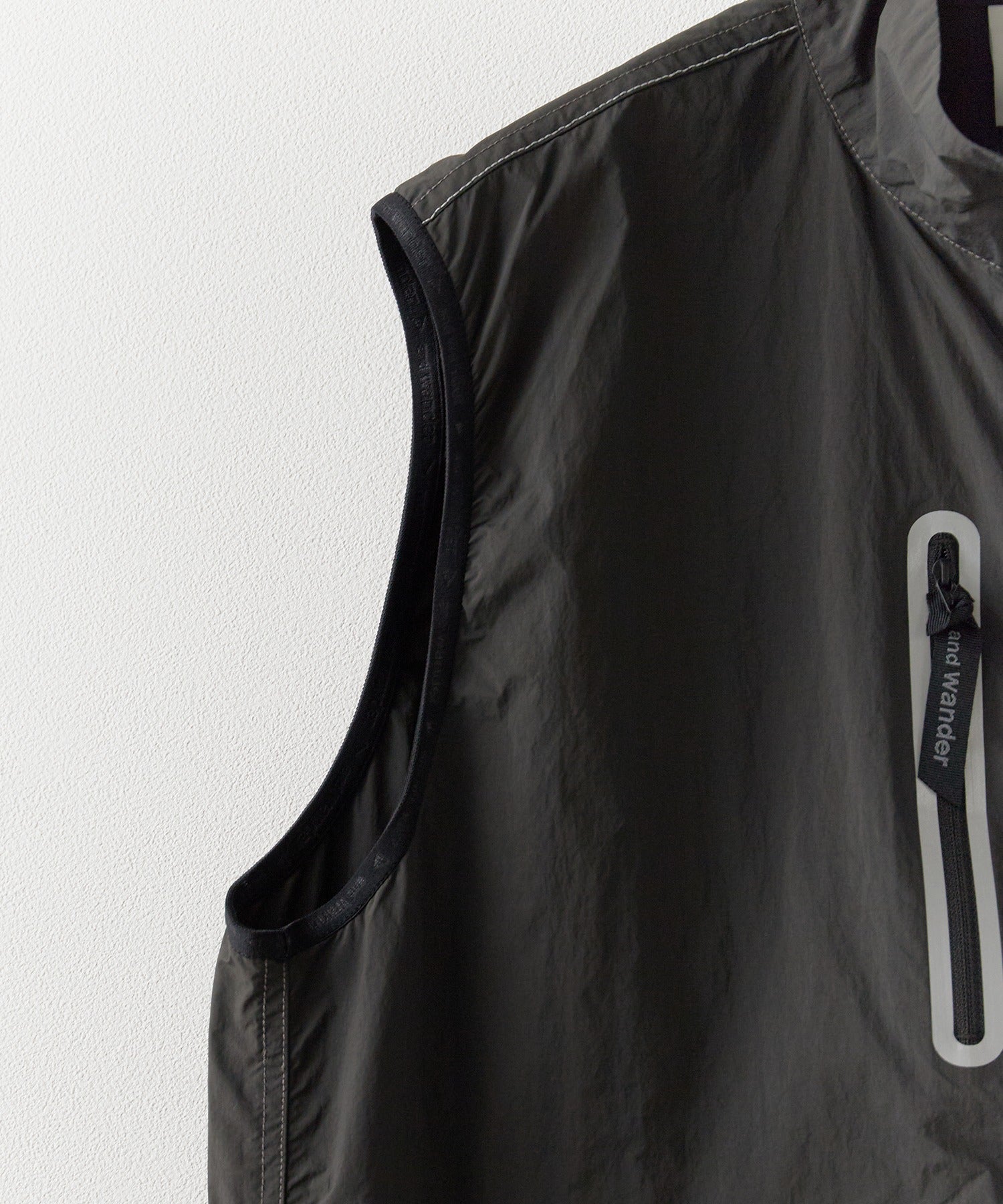 and wander×Gramicci / brushed nylon vest
