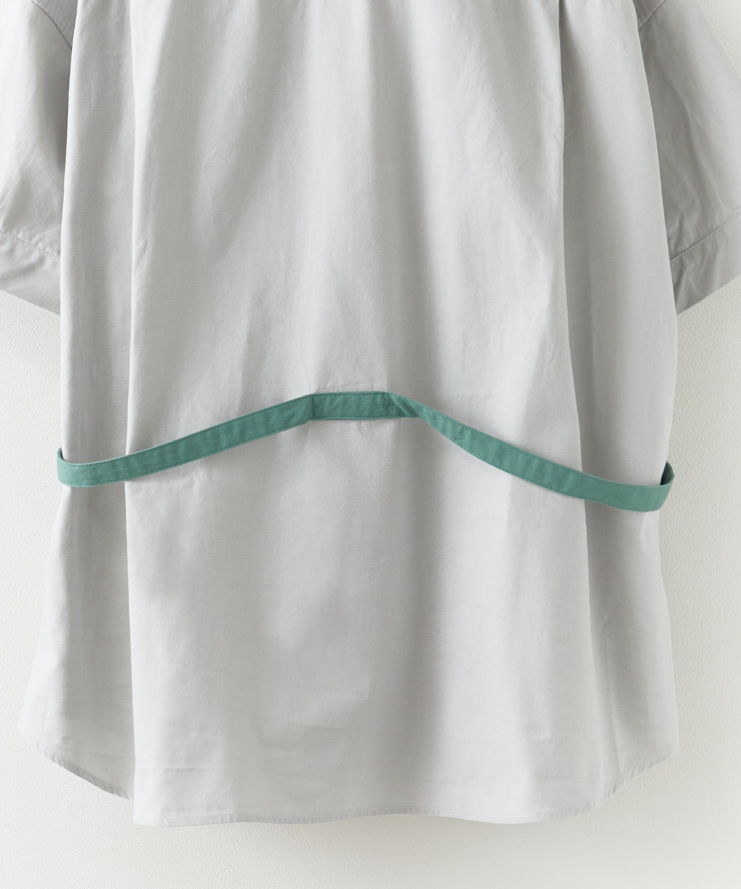 FACETASMxNicolai Bergmann / BELTED SHIRT