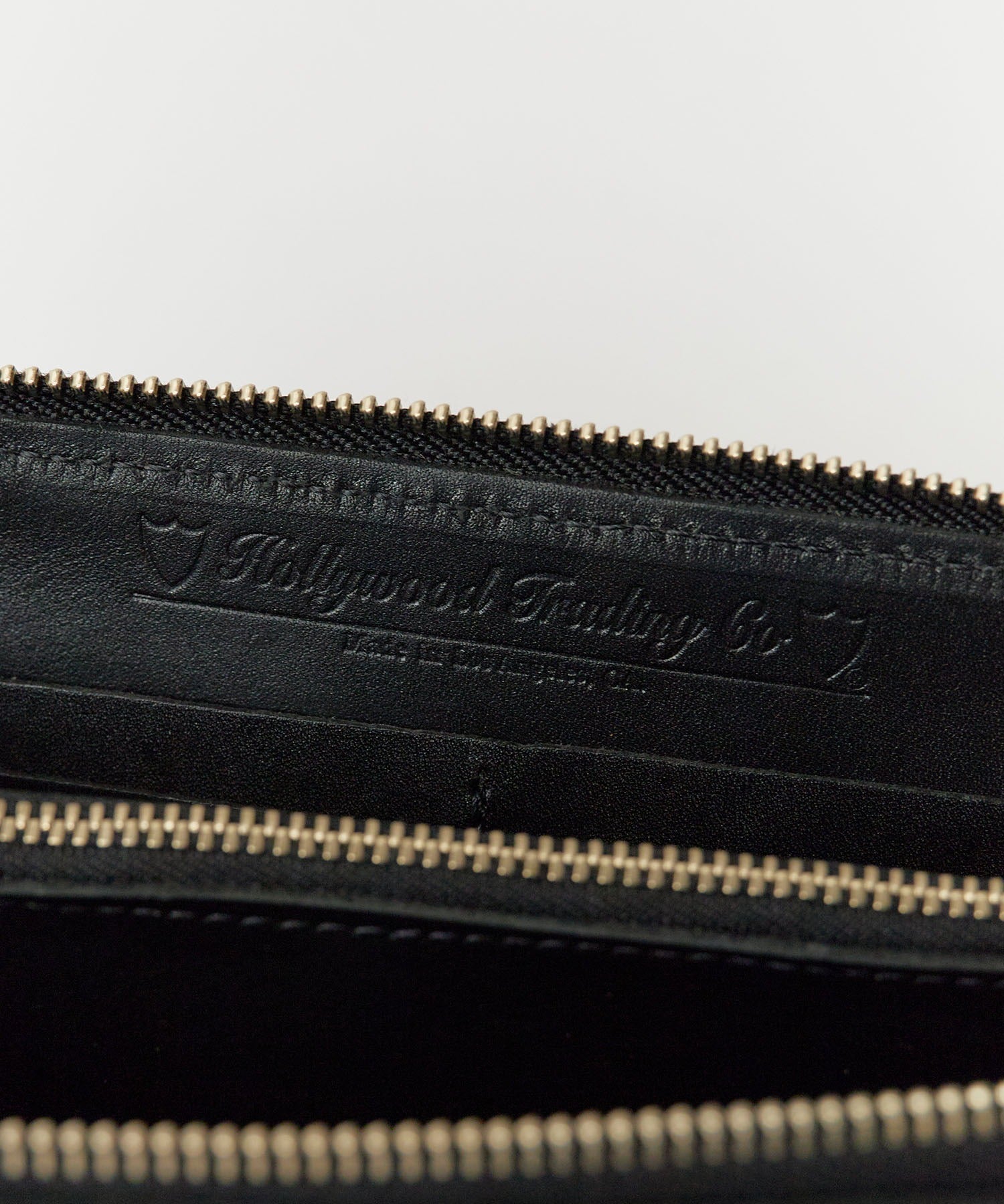 HTC / ZIPPER LARGE レザーウォレット