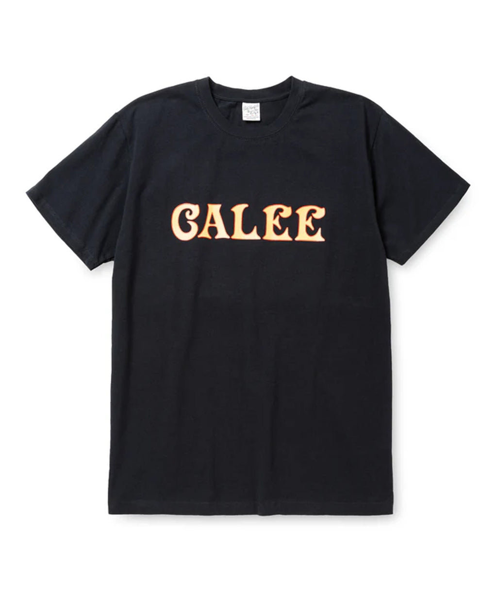 CALEE / STRETCH S.V.D.S.H LOGO TEE / ストレッチ S.V.D.S.H ロゴTシャツ