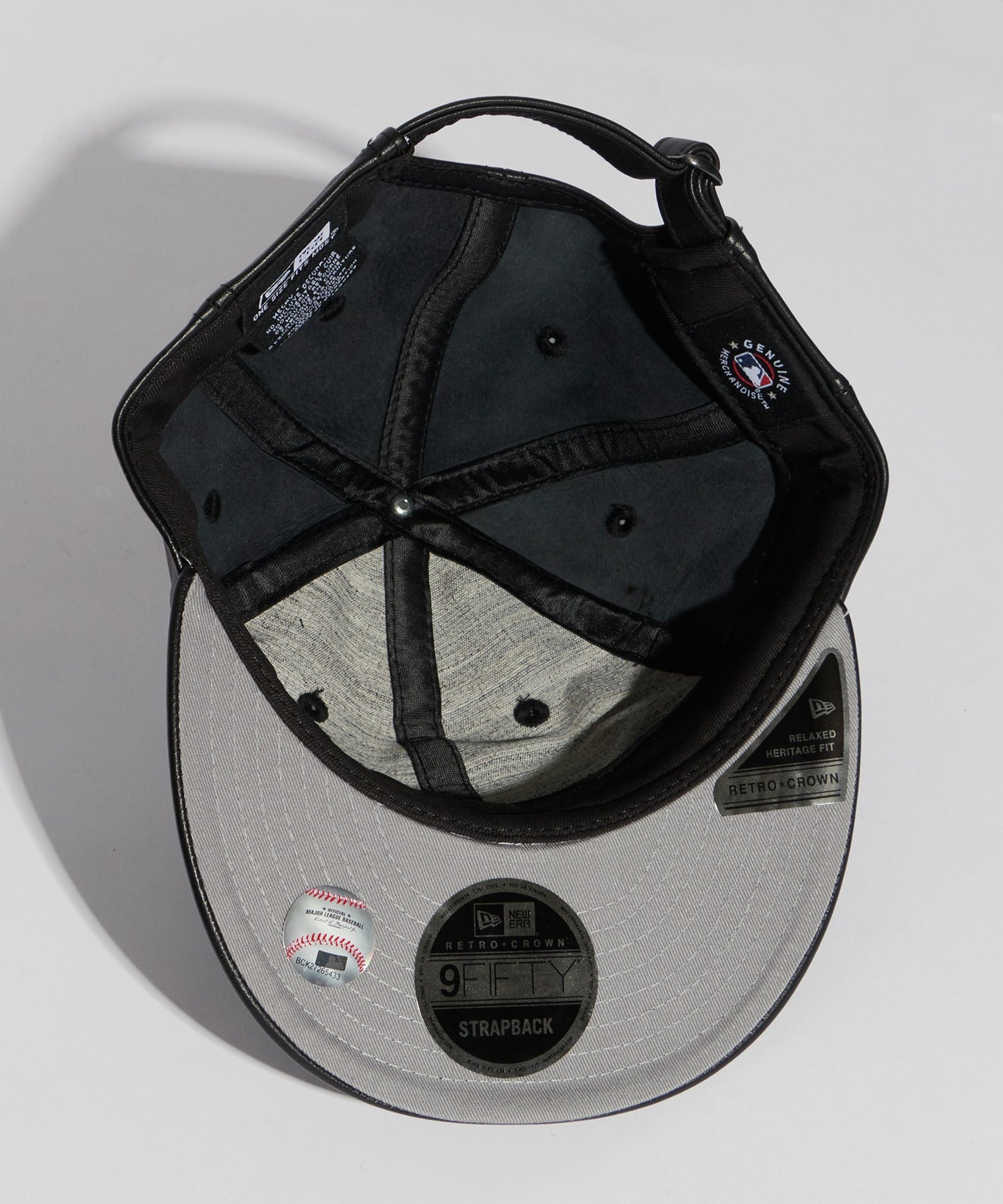 NEW ERA / GENUINE LEATHER 22196