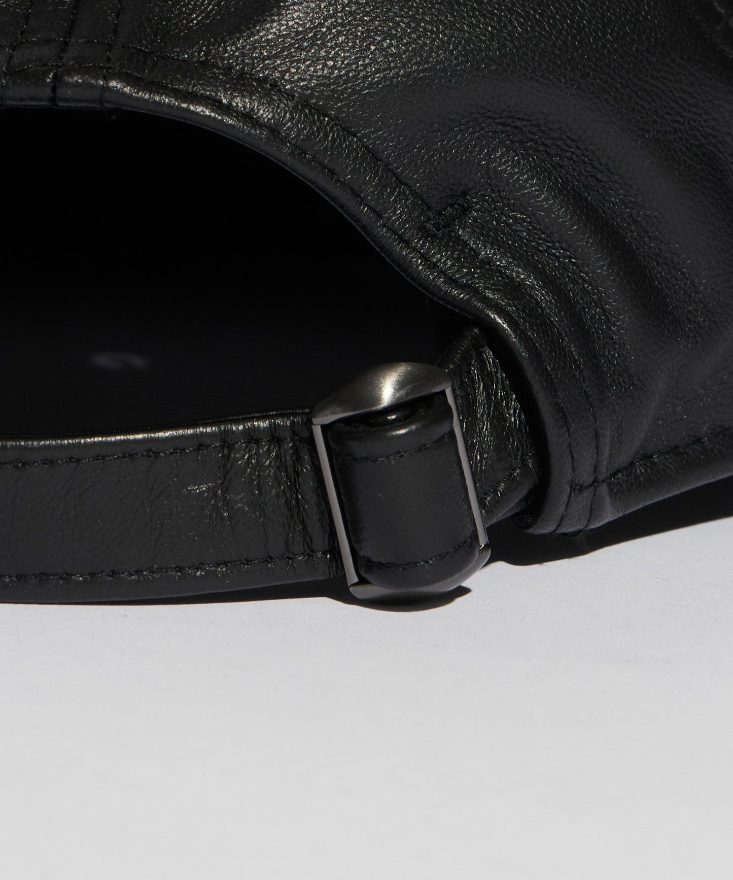 NEW ERA / GENUINE LEATHER 22196