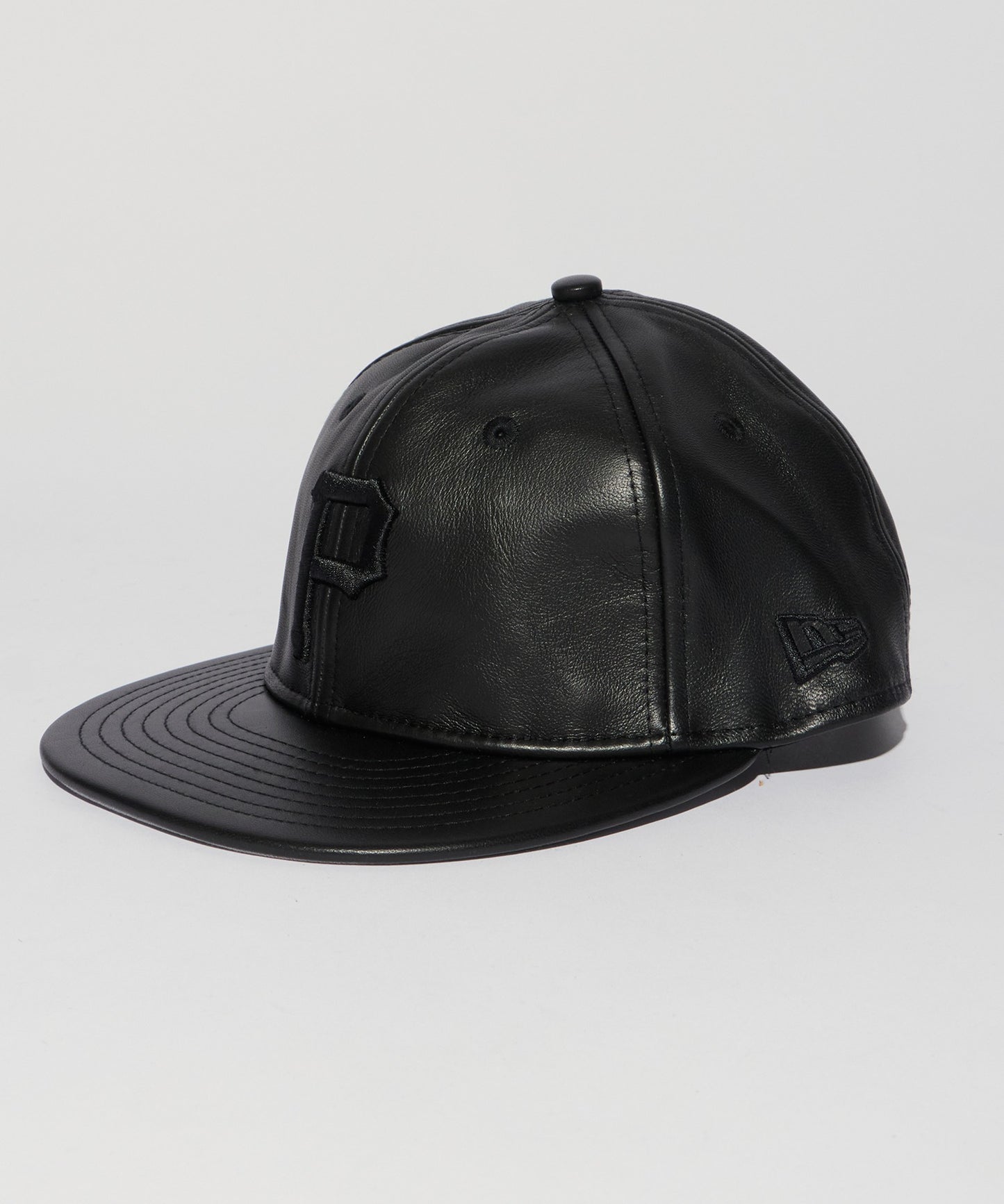 NEW ERA / GENUINE LEATHER 22196