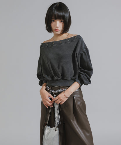 Vintage-Style Off-Shoulder Cropped Sweatshirt