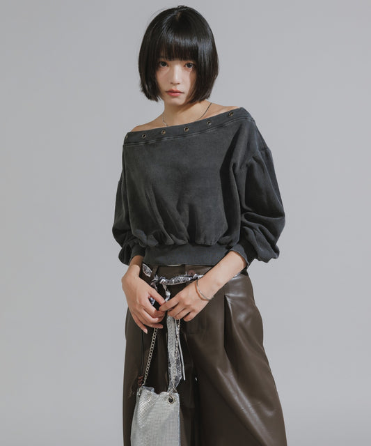 Vintage-Style Off-Shoulder Cropped Sweatshirt