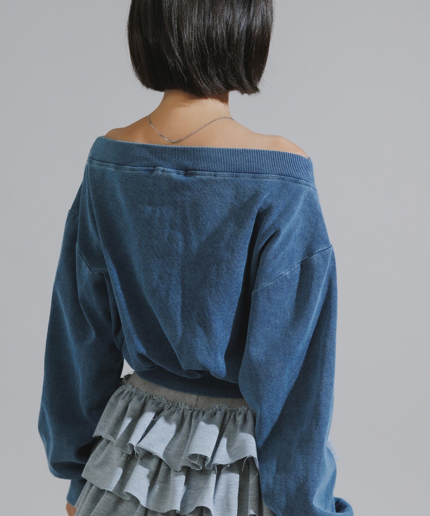 Vintage-Style Off-Shoulder Cropped Sweatshirt