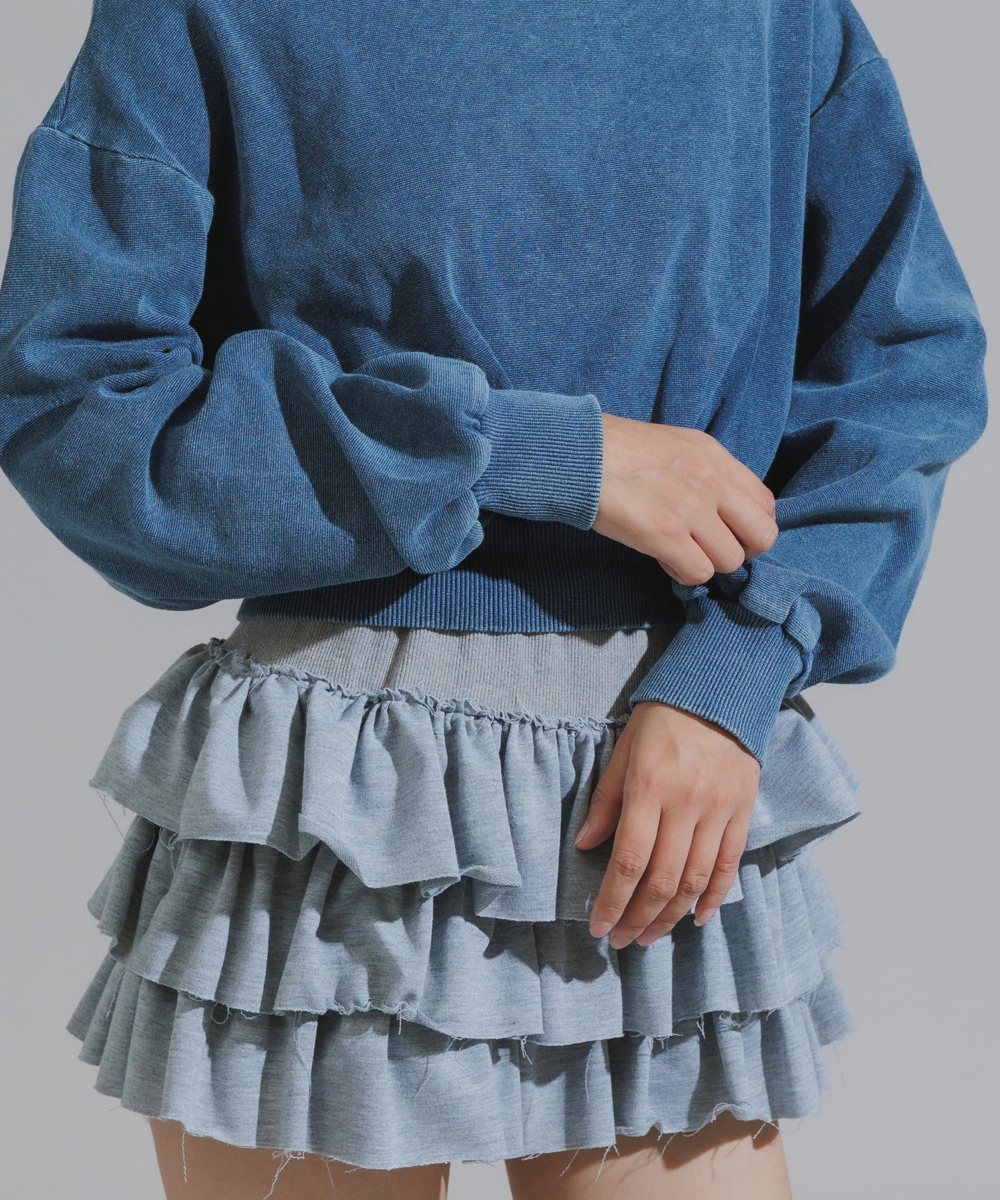 Vintage-Style Off-Shoulder Cropped Sweatshirt