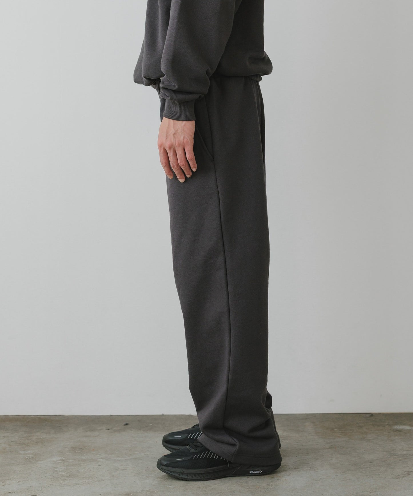 THOUSAND MILE / SWEAT PANTS