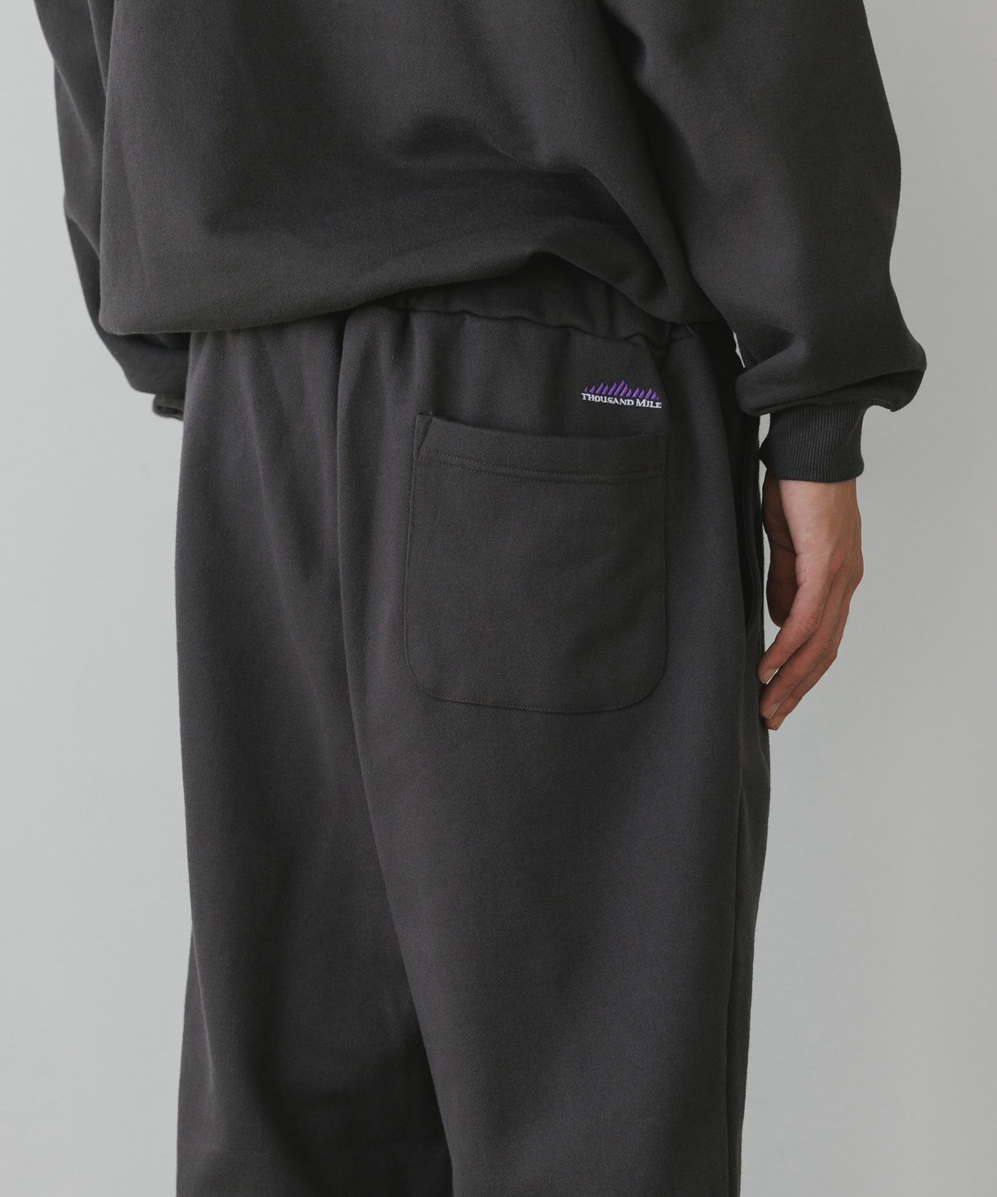 THOUSAND MILE / SWEAT PANTS