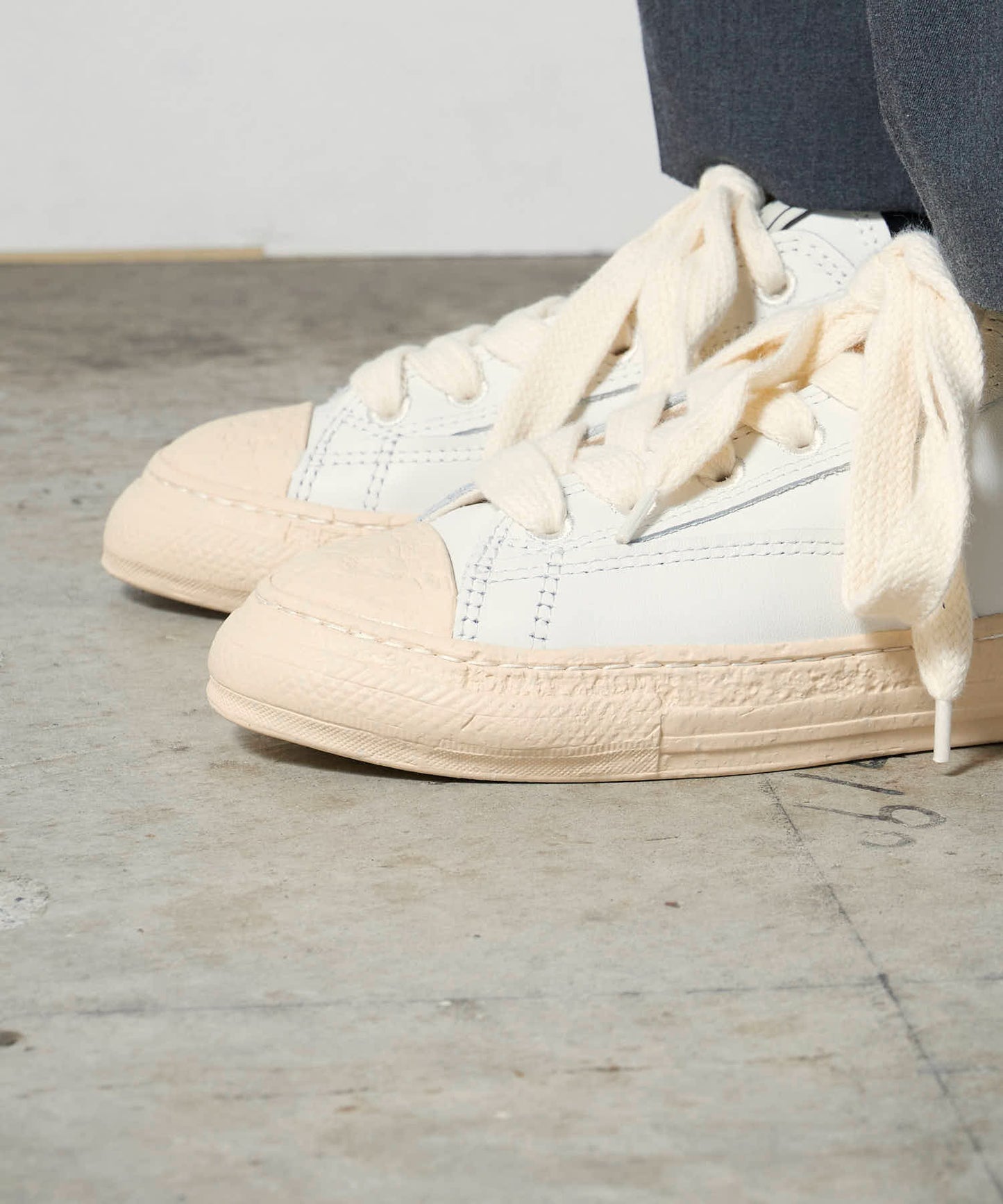 General Scale. Maison MIHARA YASUHIRO / TRENT/Leather Low-Top Sneakers