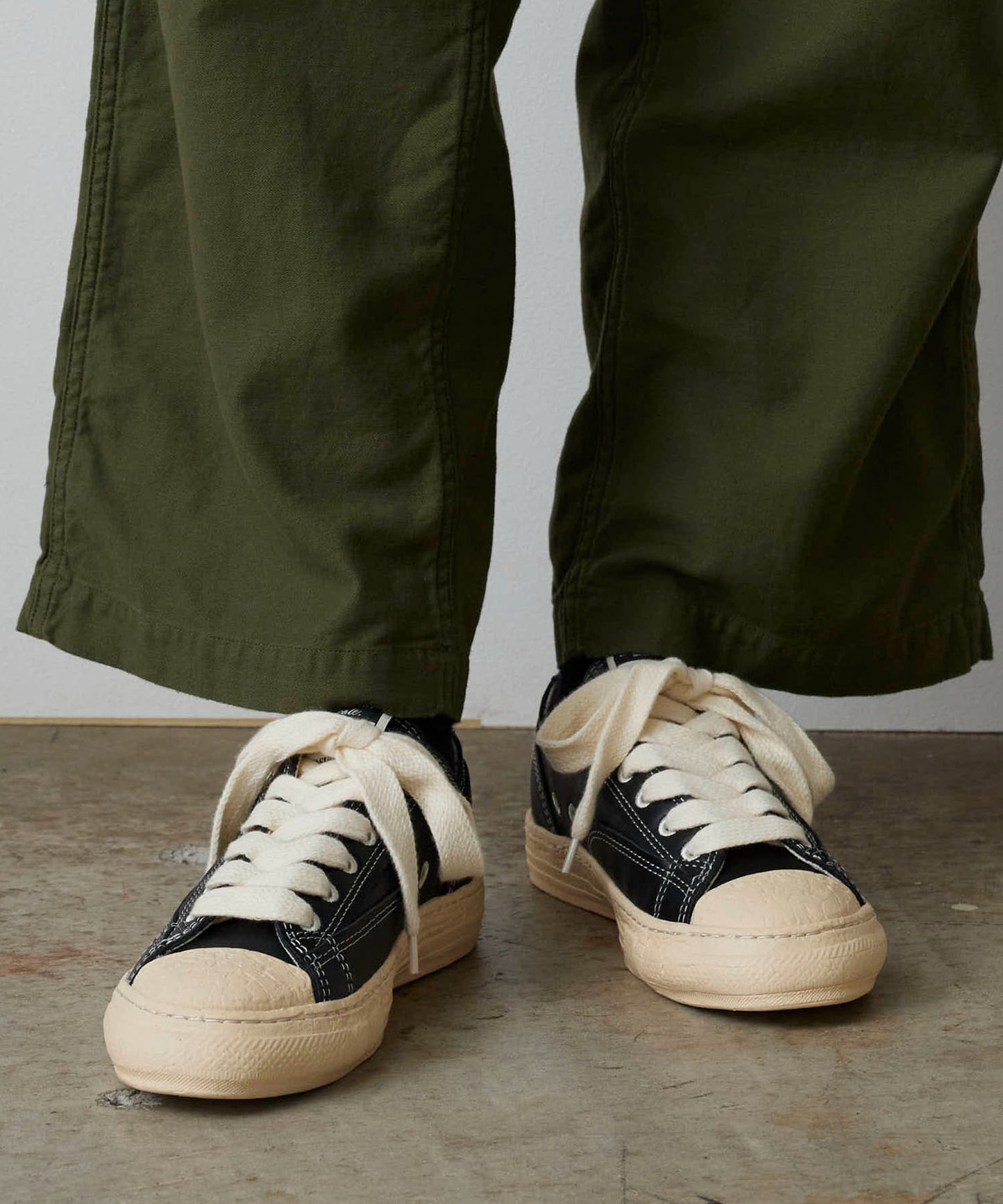 General Scale. Maison MIHARA YASUHIRO / TRENT/Leather Low-Top Sneakers