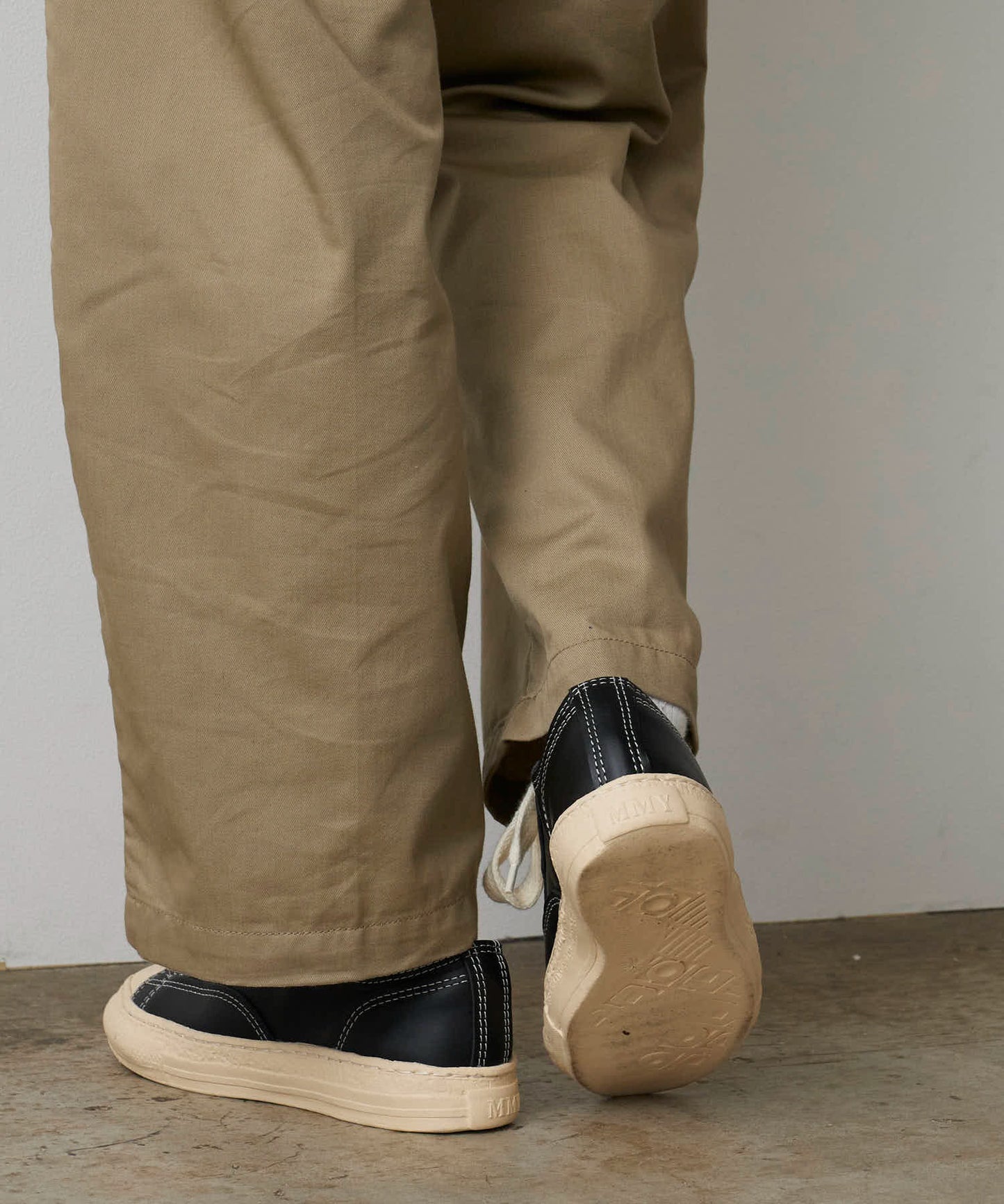 General Scale. Maison MIHARA YASUHIRO / TRENT/Leather Low-Top Sneakers