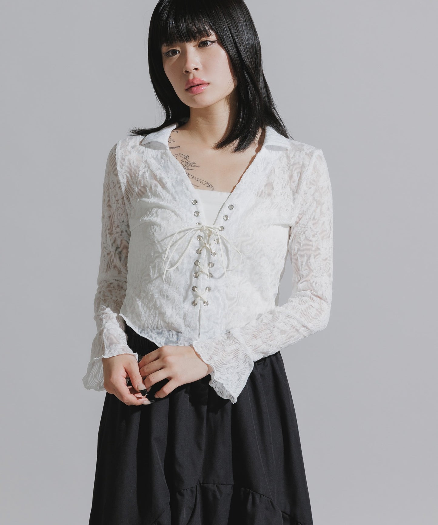 Lace-Up Floral Lace Tops / レースアップ 花柄レーストップス