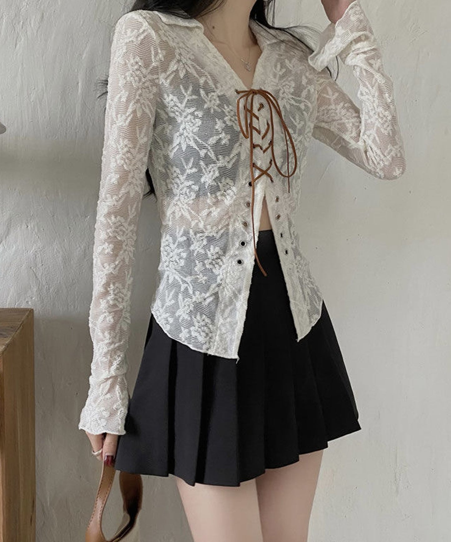 Lace-Up Floral Lace Tops / レースアップ 花柄レーストップス