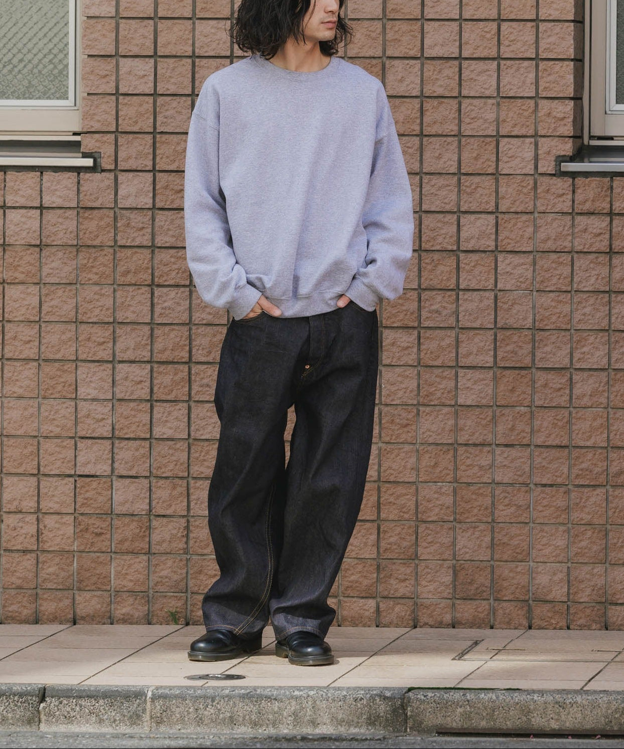 SKEWed / テーパードシルエット スキュー加工 コインポケットデニムパンツ