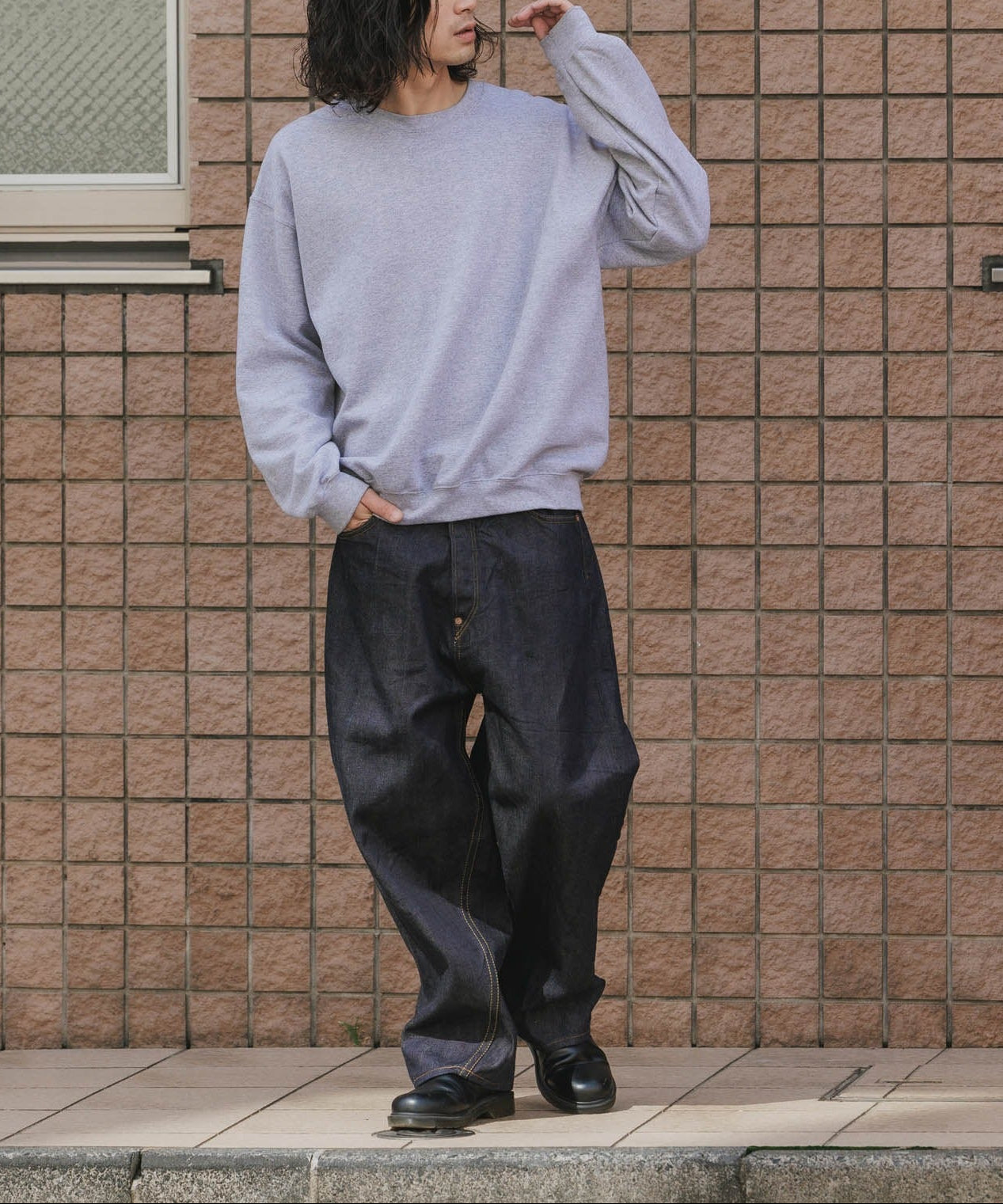 SKEWed / テーパードシルエット スキュー加工 コインポケットデニムパンツ